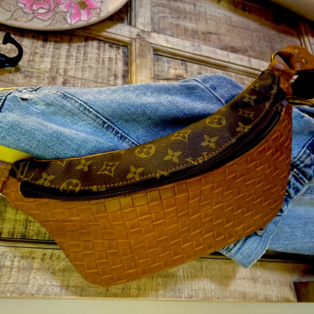 Genuine Leather Bumbag with Authentic Louise Vuitton accent!